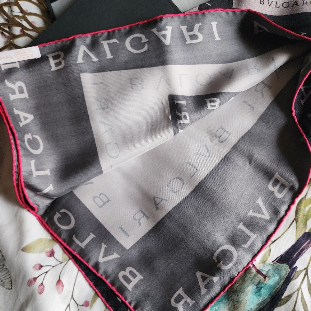 SOLD AUTHENTIC BVLGARI Scarf - Picture 9 of 12